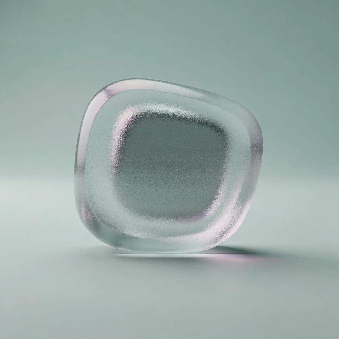 Holo-Icon: Ruhiger Glas-Kern als Symbol für Förderung ohne künstliche Dringlichkeit.